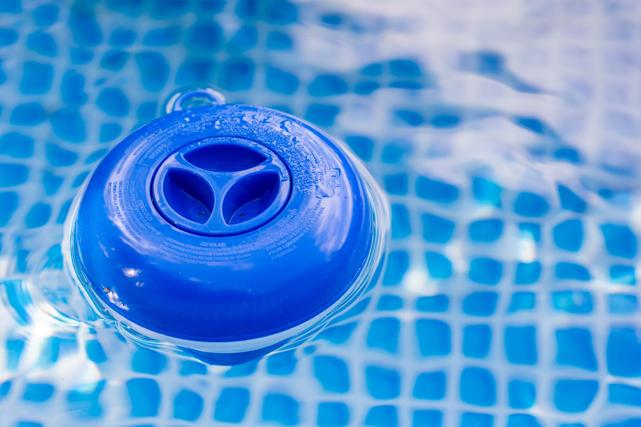 Reines, hygienisches und einladendes Poolwasser